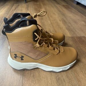Under Armour Men's Brown and Black Boots